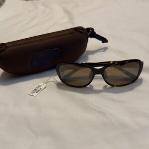 Maui Jim Tortoise Shell Sunglasses with Case